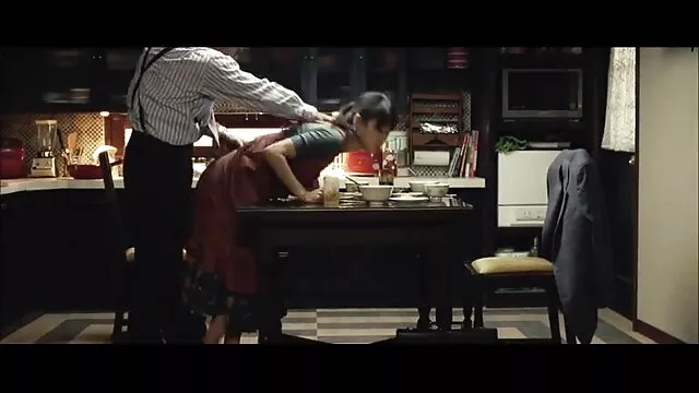 เจี๊ยบประหลาดนี้รู้วิธีที่จะทำให้หีโกนของเธอบวม ดู วีดีโอ โป้