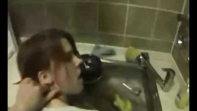คู่หูอารมณ์ร้อน fucks วีดีโอ หนัง โป้ เจี๊ยบสีขาวซนบนกล้องที่ซ่อนอยู่