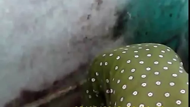 เงี่ยน Melany วีดีโอ โป้ ว เล่นกับขวดและให้ blowjob