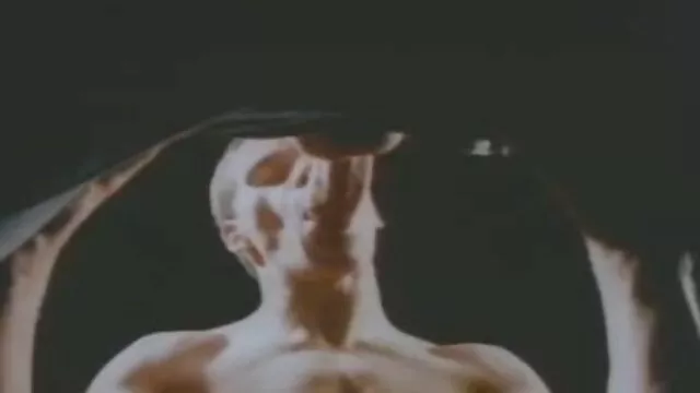 เพื่อนเงี่ยน fucks ทั้งหลุมของเธอและโพสต์วิดีโอบนเว็บไซต์ คลิป วีดีโอ โป๊
